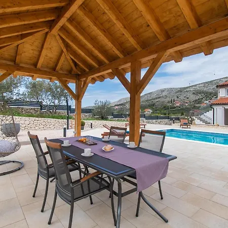 Natura Piedra * Slivno (Sibenik-Knin)