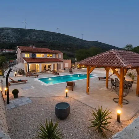 Natura Piedra Villa